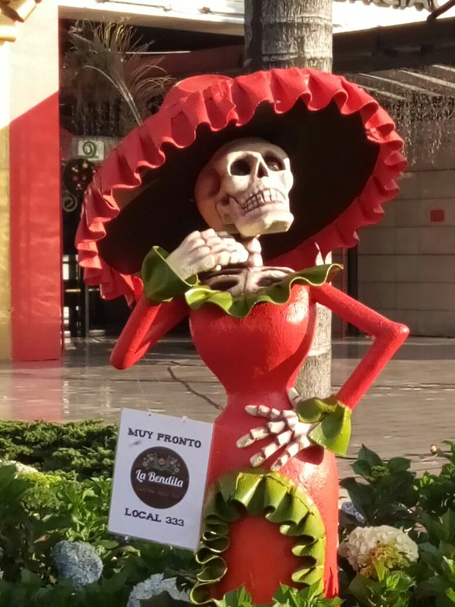 Escultura de personajes a gran escala